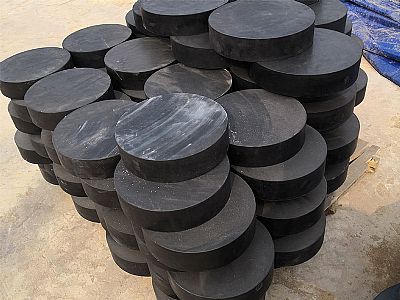 五莲县板式橡胶支座由若干层橡胶片与薄钢板经加压硫化
